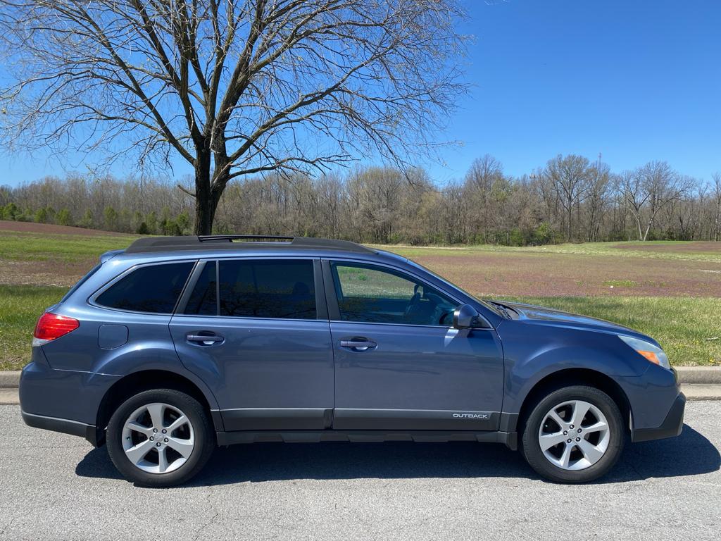 Used 2013 Subaru Outback Premium with VIN 4S4BRBCC4D1248618 for sale in Carbondale, IL