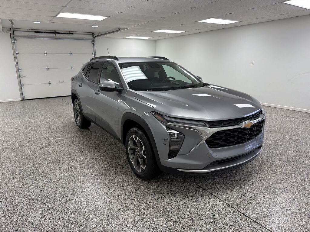 Used 2024 Chevrolet Trax LT SUV