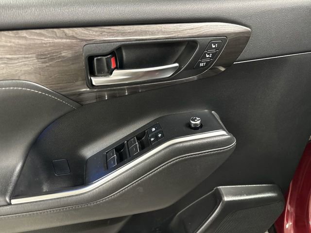 2021 Toyota Highlander Platinum photo 3