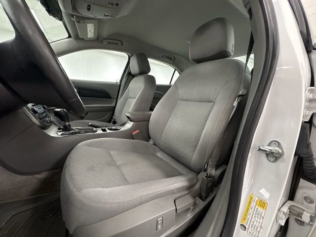 1G11A5SA5GF118212
