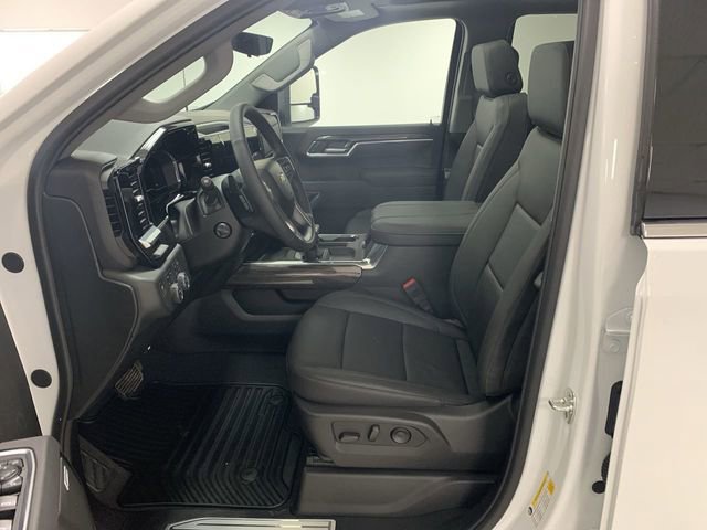 2025 Chevrolet Silverado 1500 LTZ photo 2