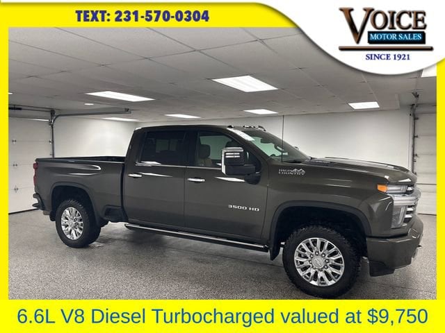 2022 Chevrolet Silverado HD High Country's photo