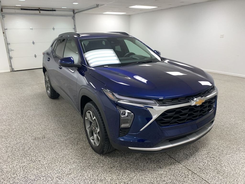 Used 2024 Chevrolet Trax LT SUV