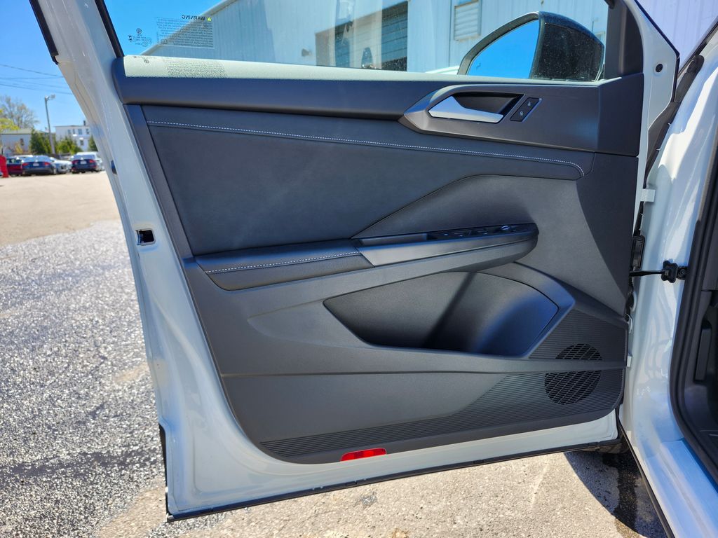 2026 Volkswagen Taos SE Black - Photo 10