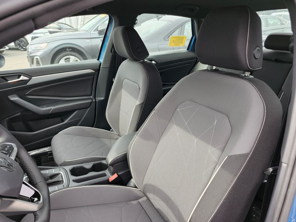2026 Volkswagen Jetta Sport - Photo 9
