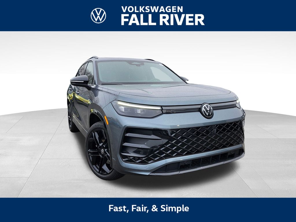 2026 Volkswagen Tiguan SE R-LINE BLACK's photo