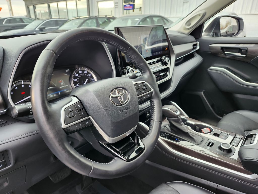 2022 Toyota Highlander Limited - Photo 7