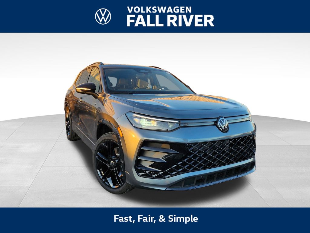 2026 Volkswagen Tiguan SE R-LINE BLACK's photo