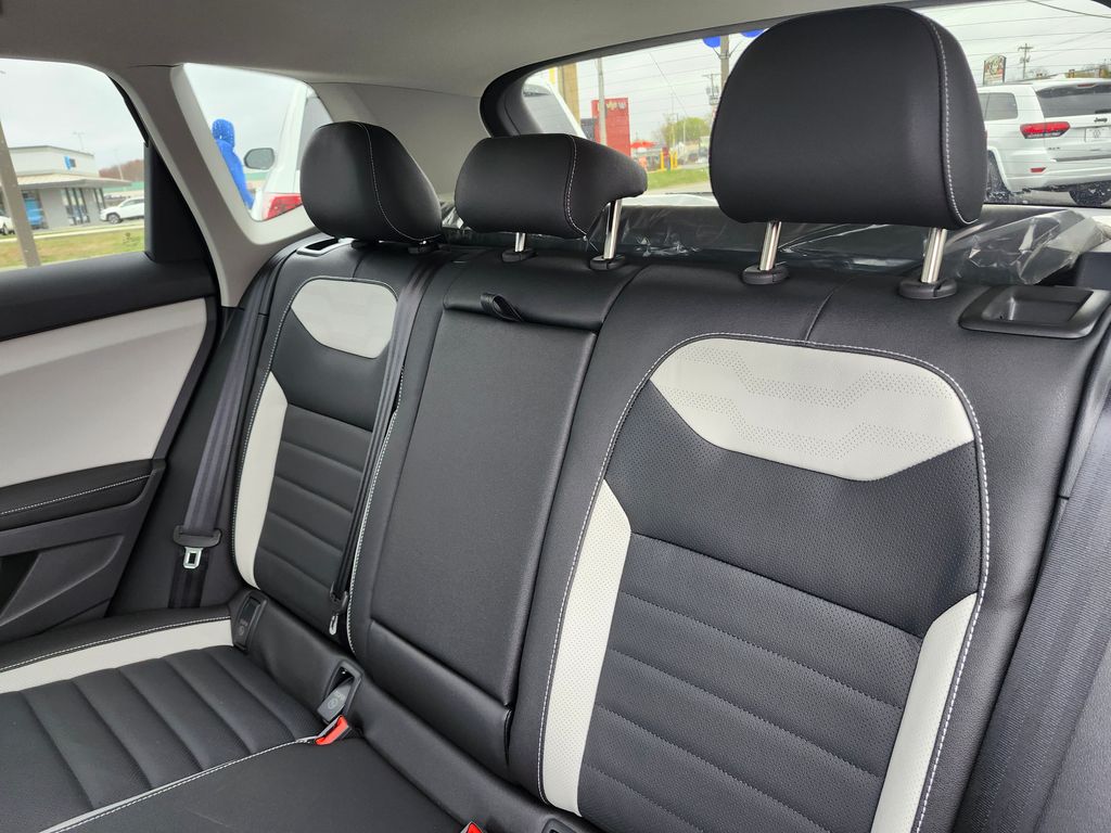 2026 Volkswagen Taos SEL - Photo 11
