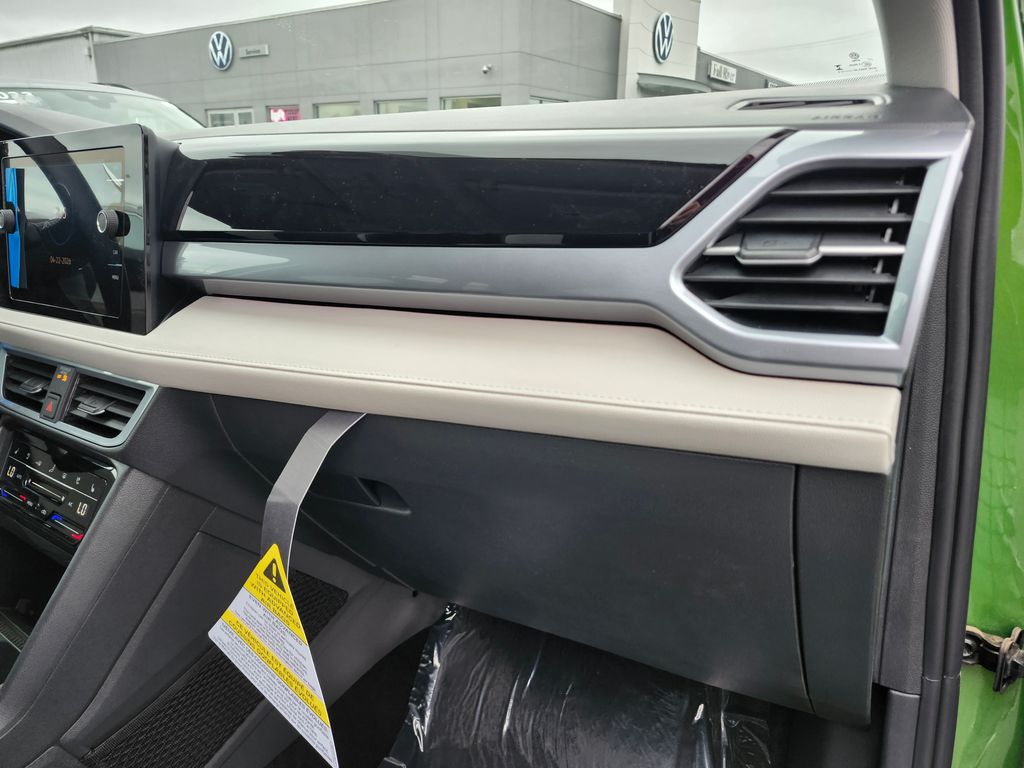 2026 Volkswagen Taos SEL - Photo 13