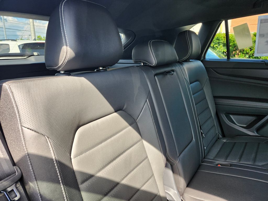 2026 Volkswagen Atlas Cross Sport 9