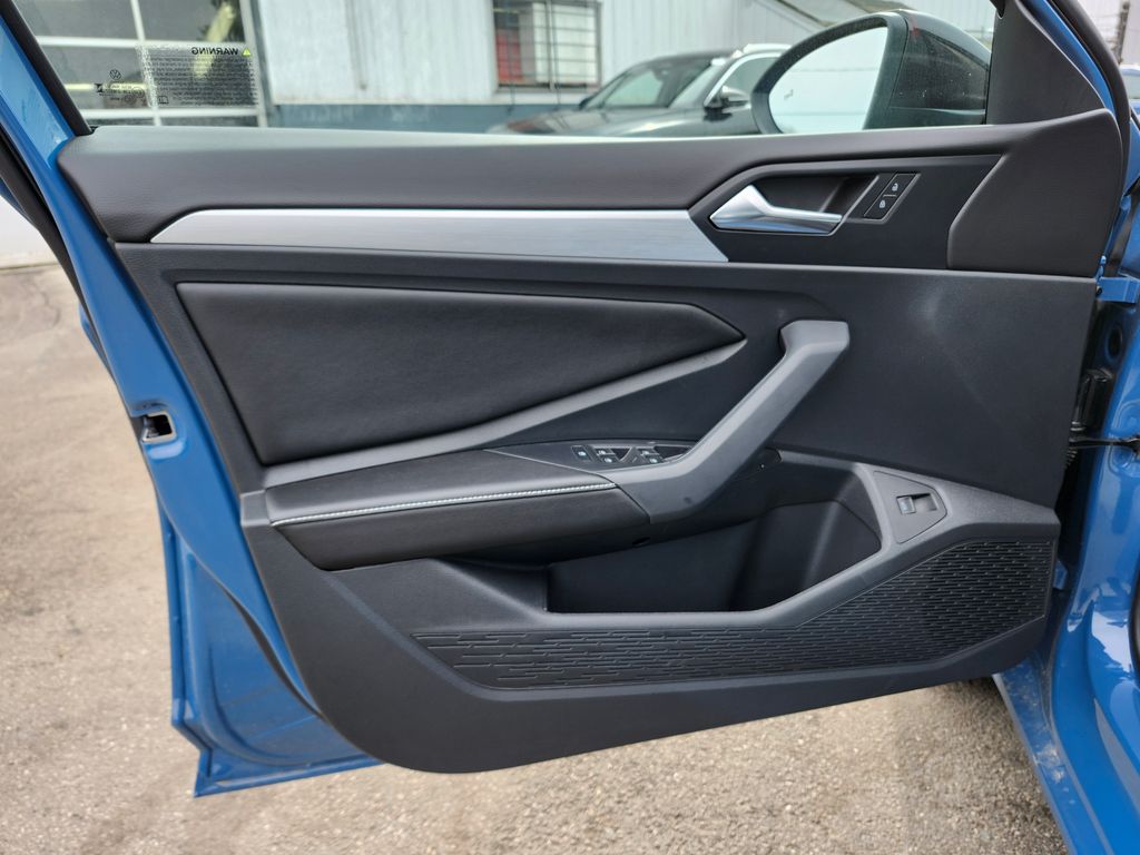 2026 Volkswagen Jetta Sport - Photo 10