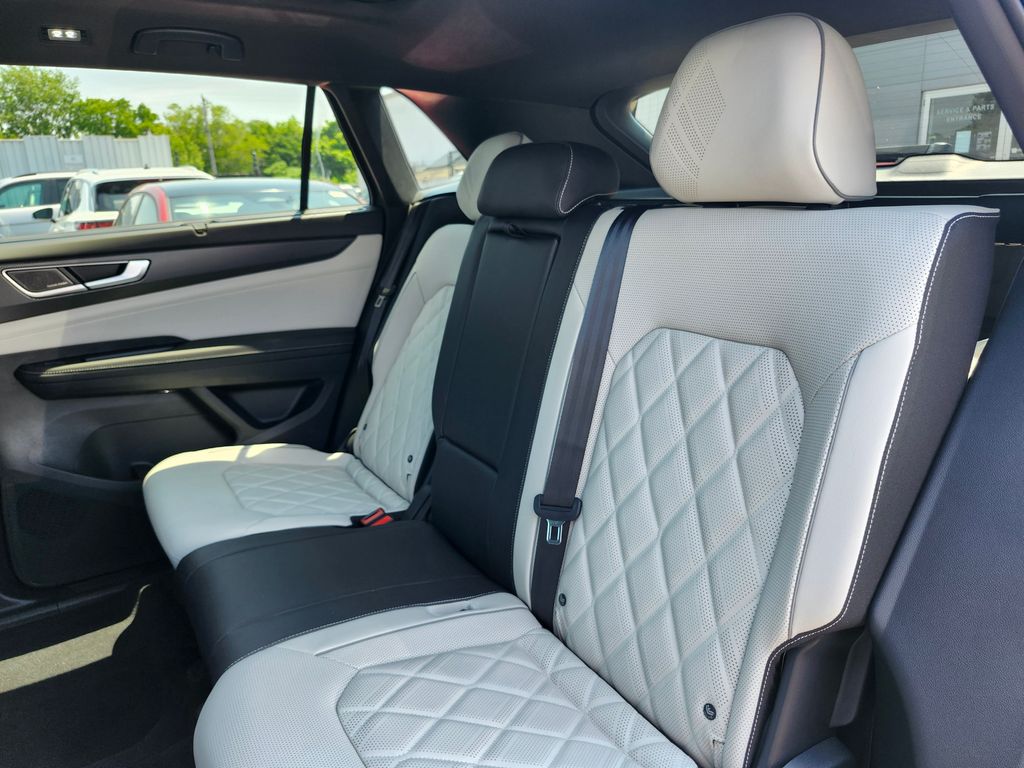 2026 Volkswagen Atlas Cross Sport 10