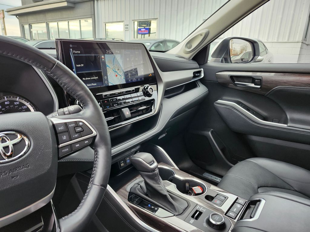 2022 Toyota Highlander Limited - Photo 9