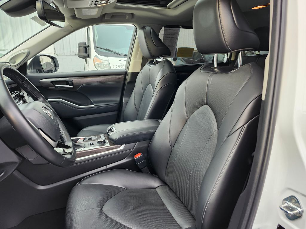 2022 Toyota Highlander Limited - Photo 10
