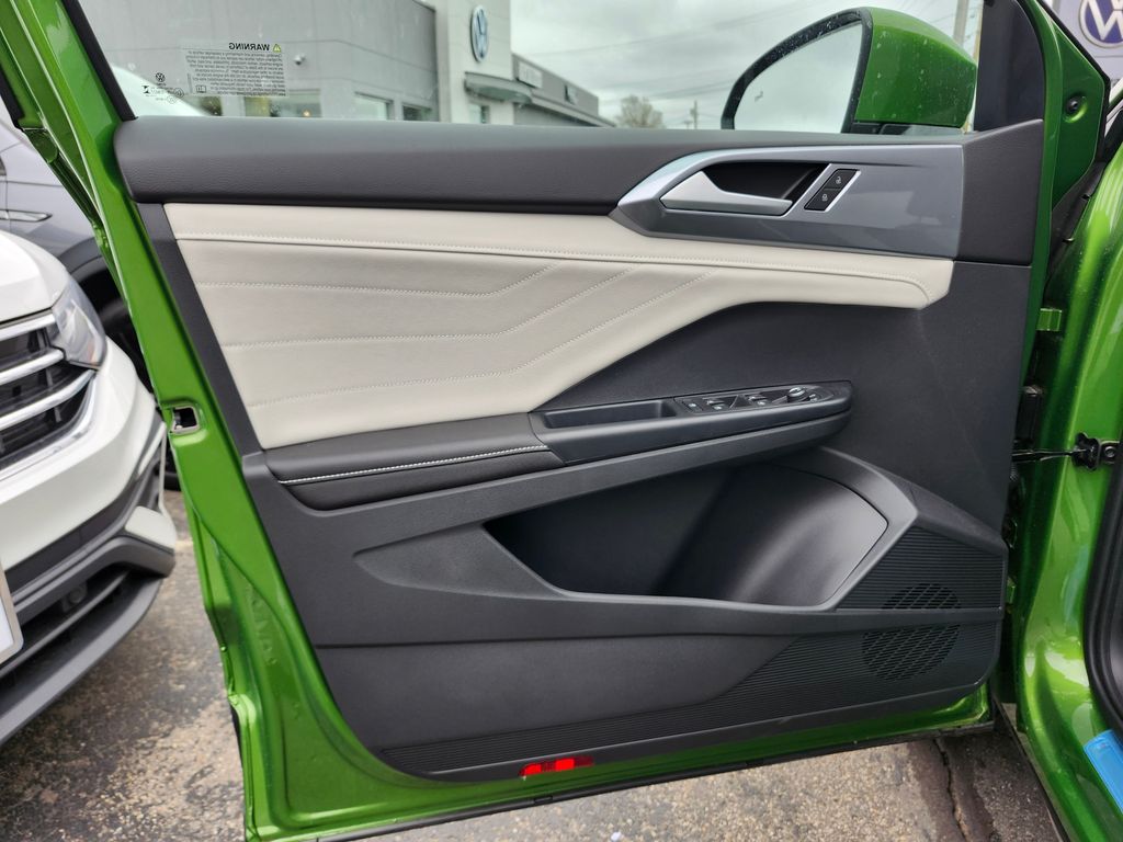 2026 Volkswagen Taos SEL - Photo 10