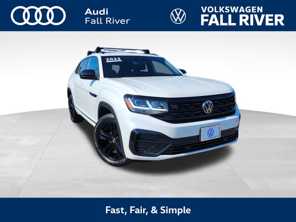 2023 Volkswagen Atlas Cross Sport 2.0T SEL R-Line Black 4MOTION's photo