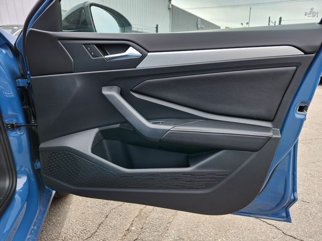 2026 Volkswagen Jetta Sport - Photo 13