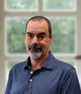Staff member Richard R from ID_b301d8e15842