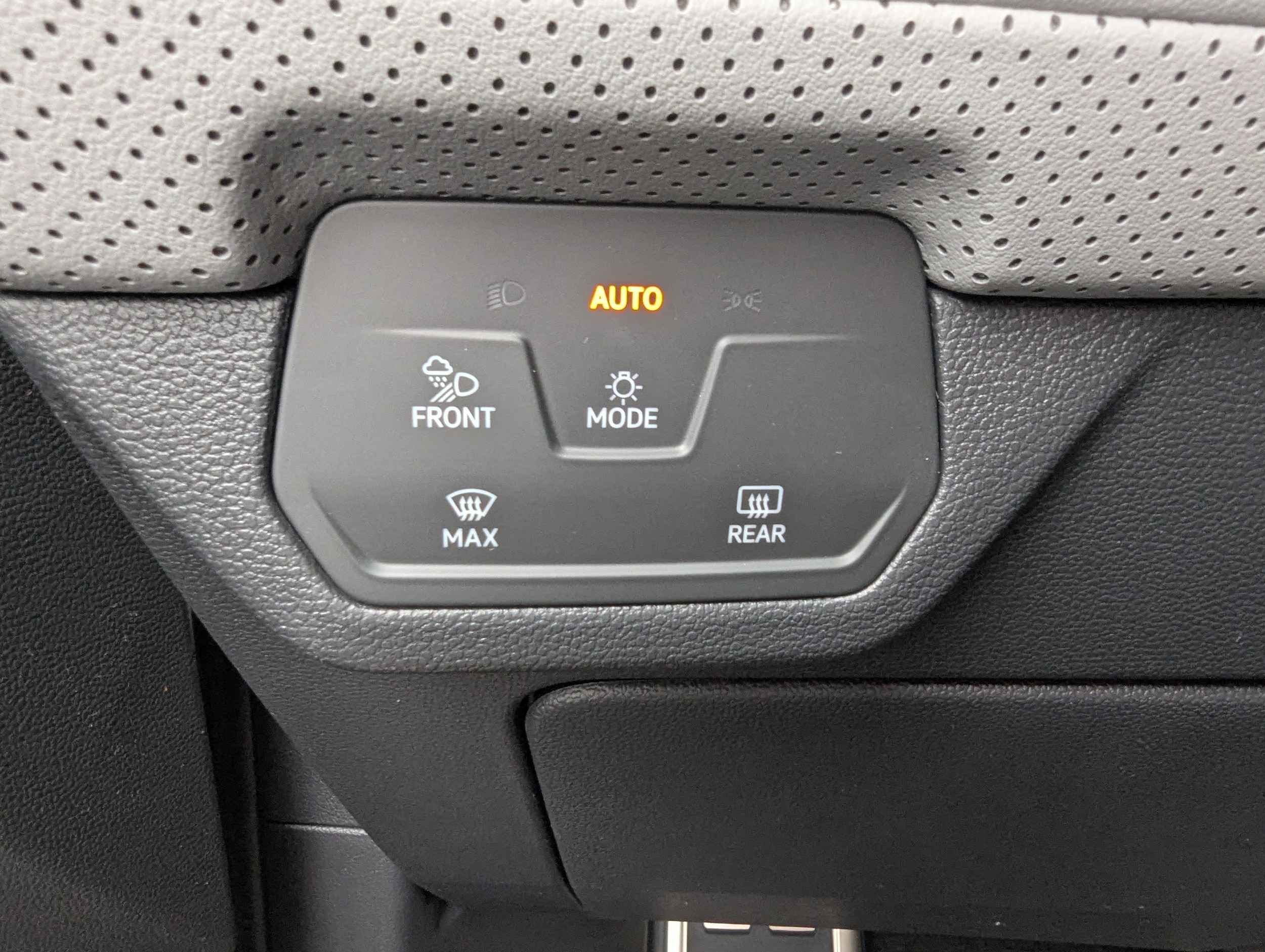2026 Volkswagen Atlas Cross Sport SEL R-LINE - Photo 22