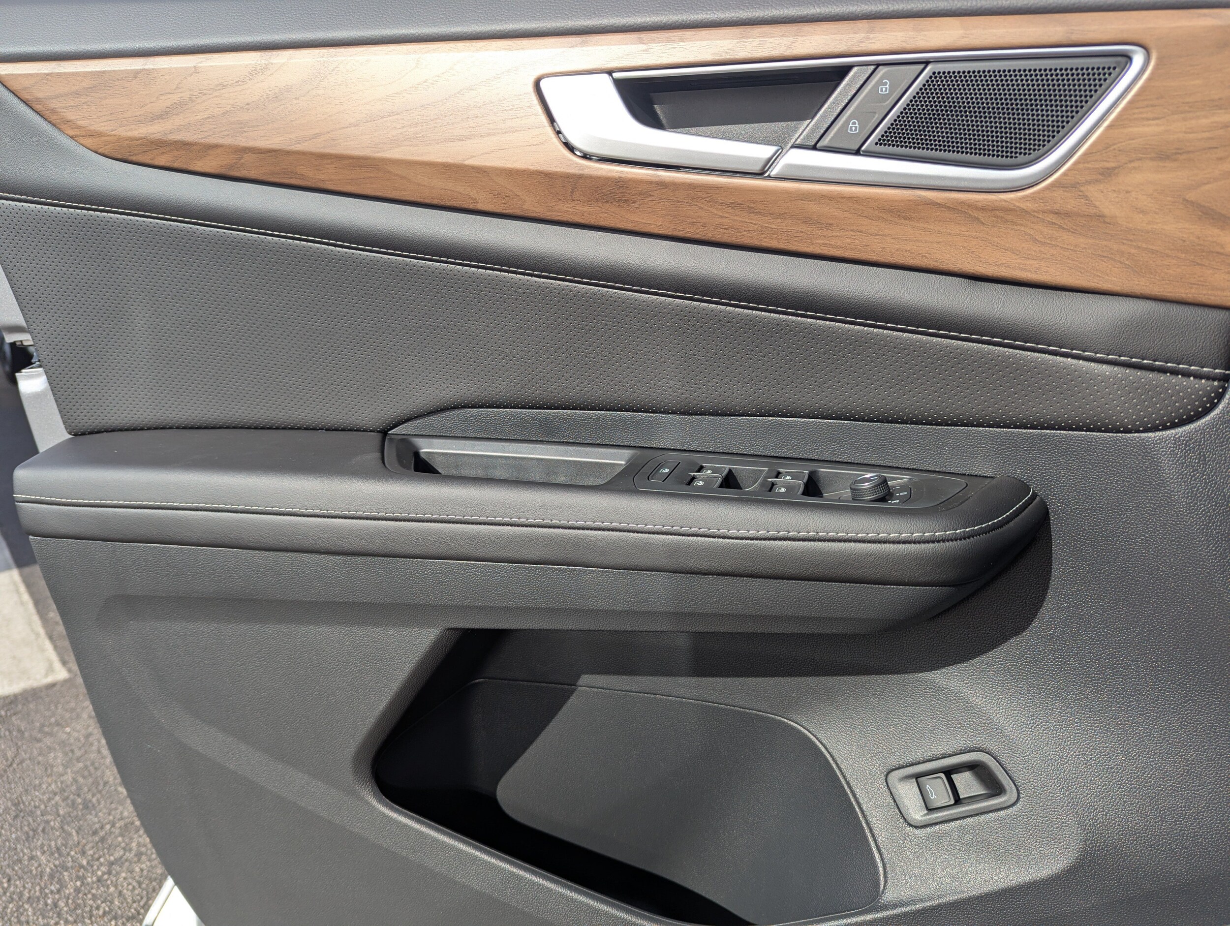 2026 Volkswagen Atlas SE w/Tech - Photo 14