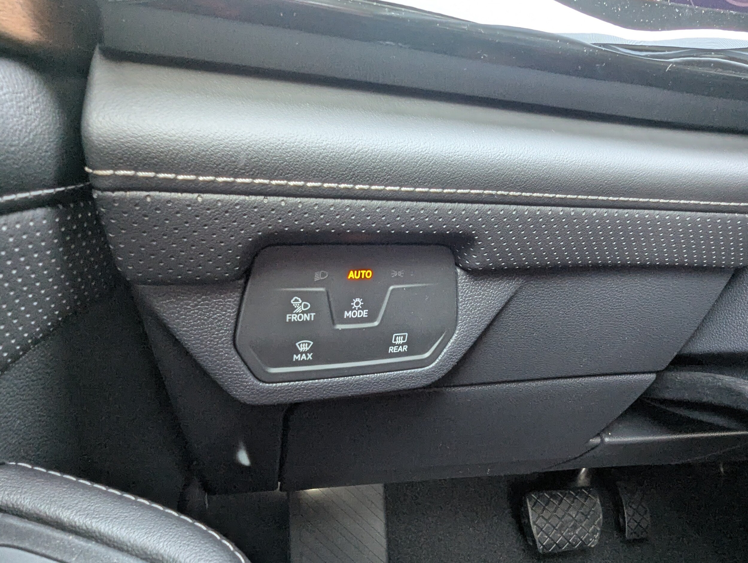 2026 Volkswagen Atlas SE w/Tech - Photo 23
