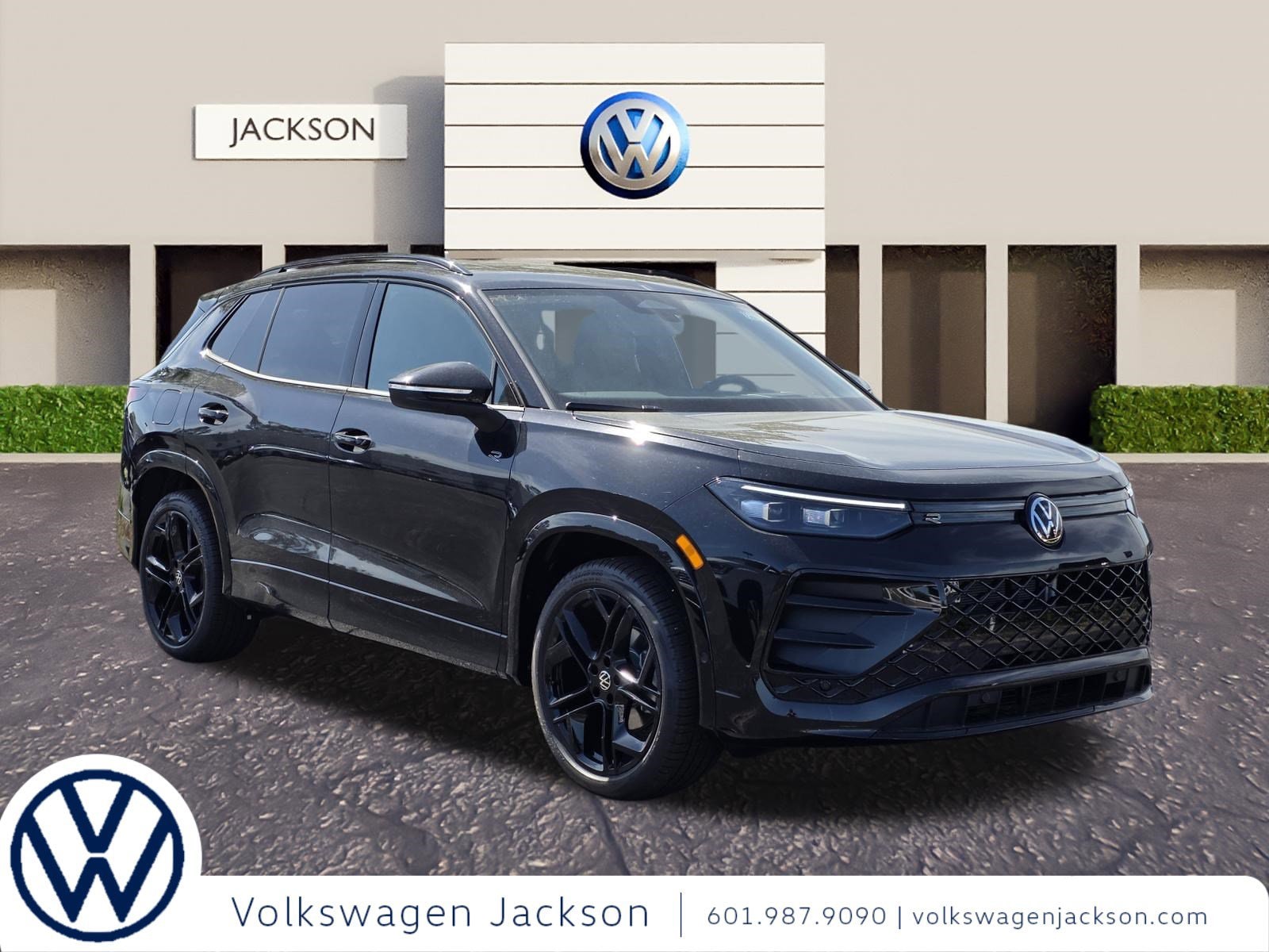 2026 Volkswagen Tiguan 2.0T SE R-Line Black's photo