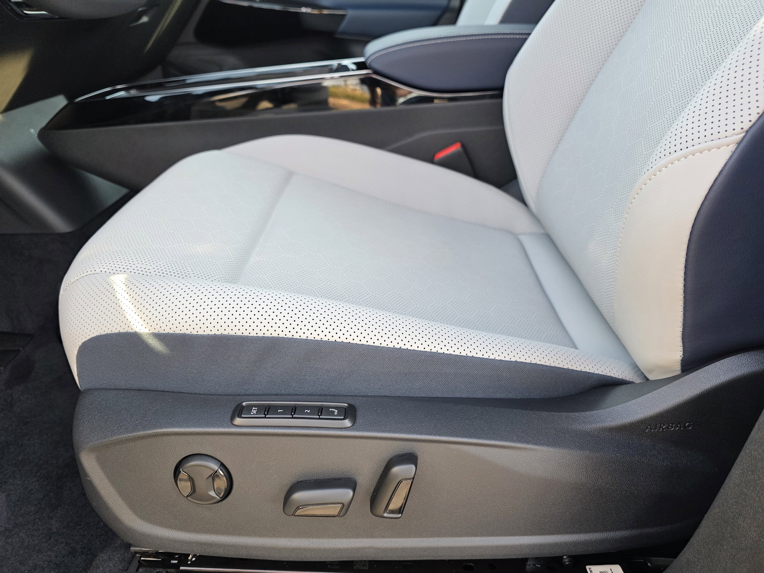 2025 Volkswagen ID.4 PRO S - Photo 11