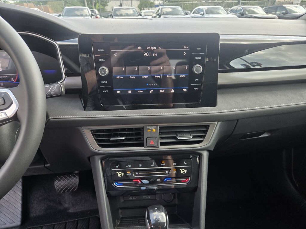 New 2026 Volkswagen Taos 1.5T SE Black SUV