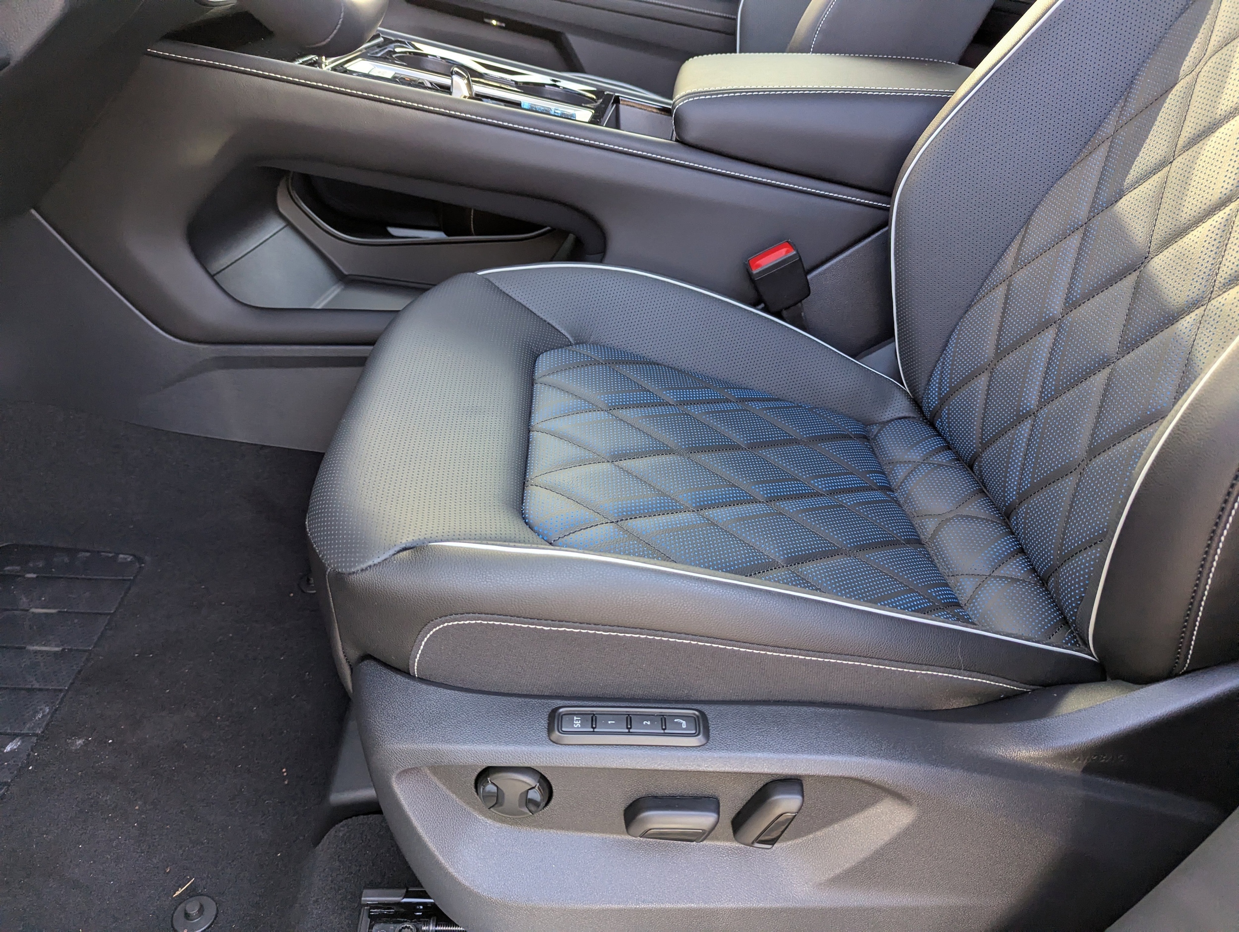 2026 Volkswagen Atlas Cross Sport SEL Premium R-LINE - Photo 12