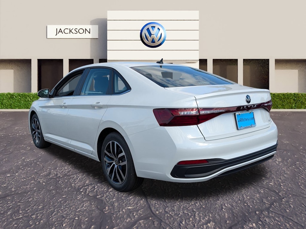 New 2025 Volkswagen Jetta 1.5T SE Sedan