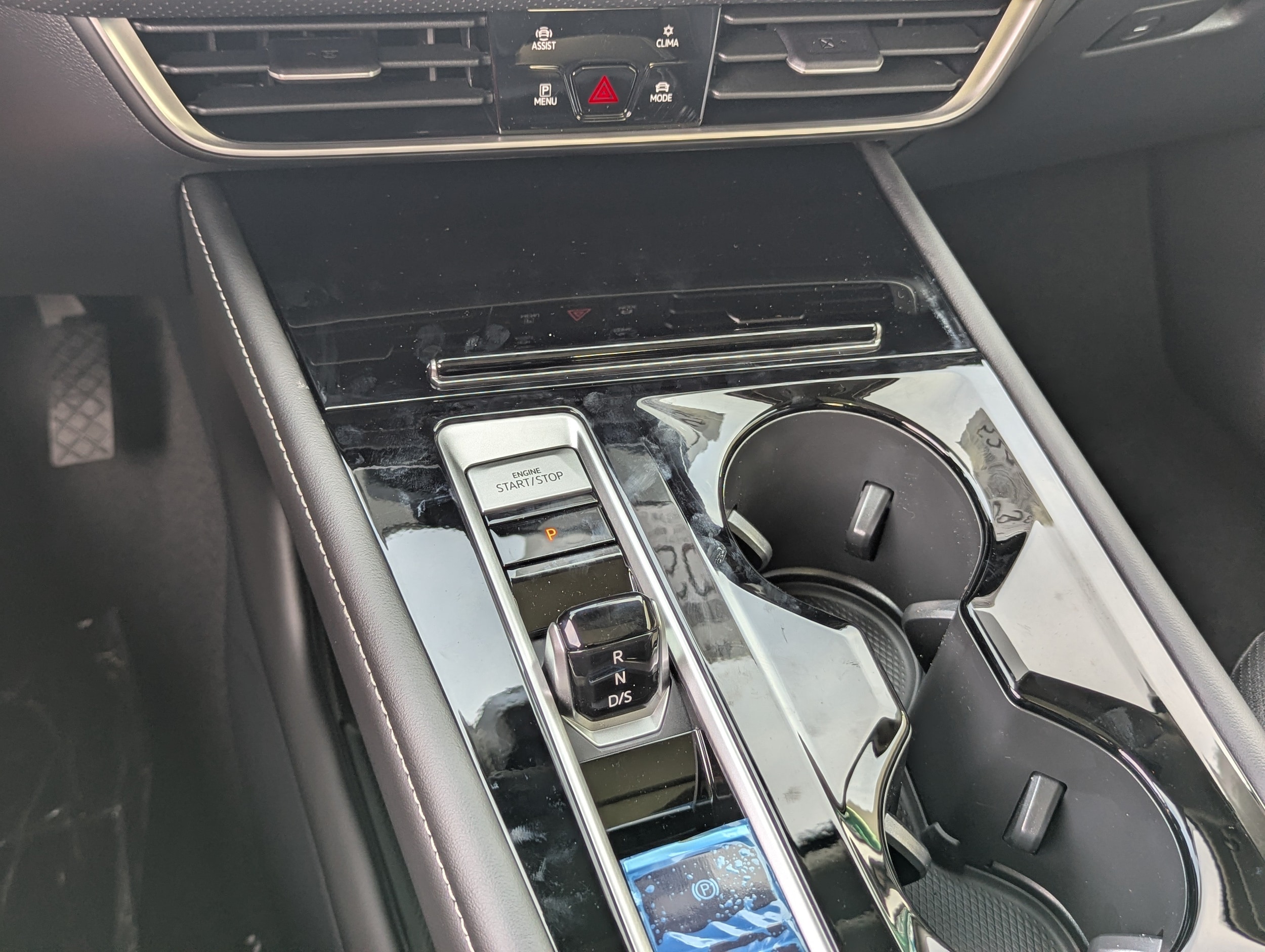 2026 Volkswagen Atlas SE w/Tech - Photo 19