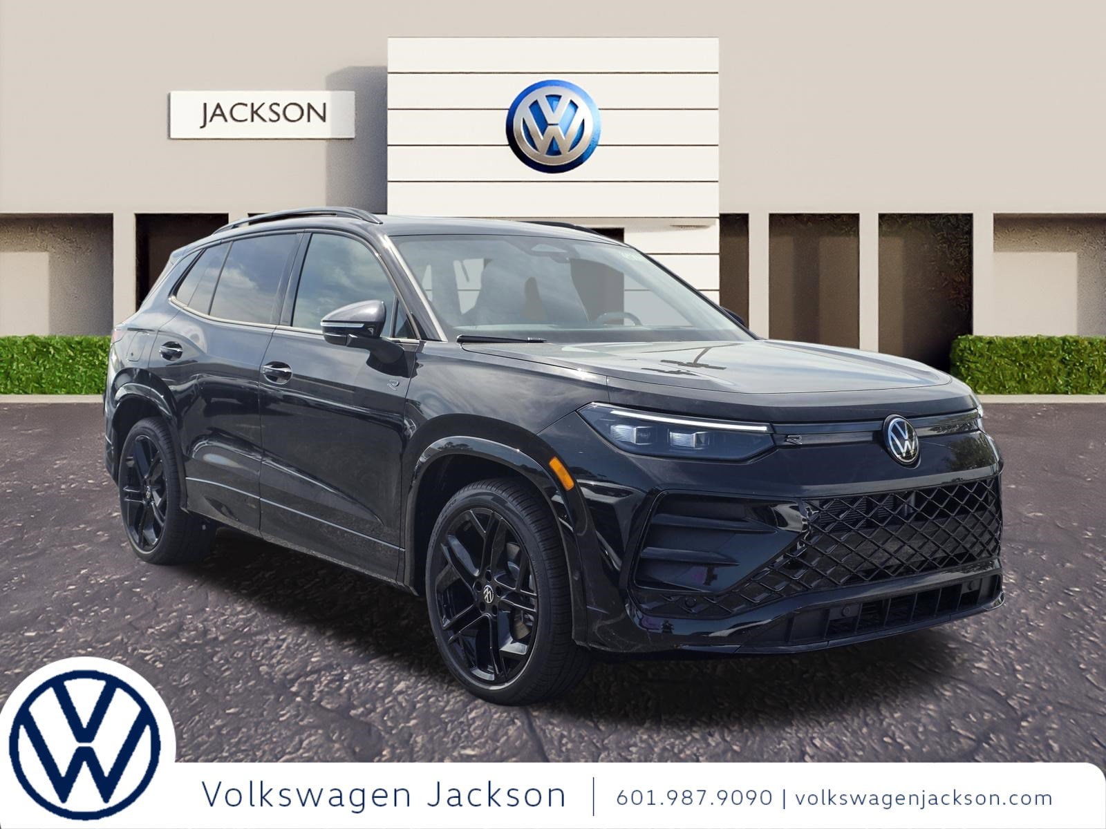 2026 Volkswagen Tiguan 2.0T SE R-Line Black's photo