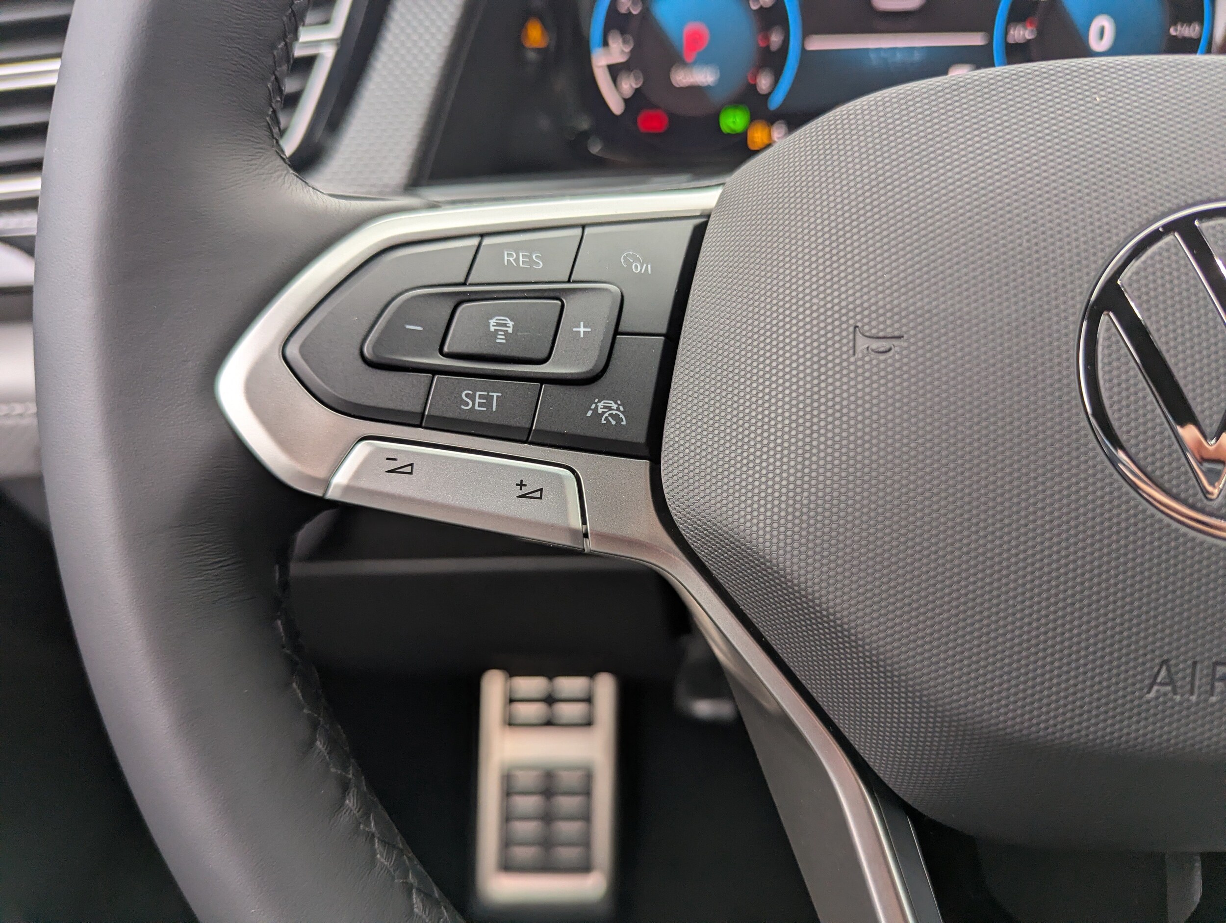 2026 Volkswagen Atlas Cross Sport SEL R-LINE - Photo 20