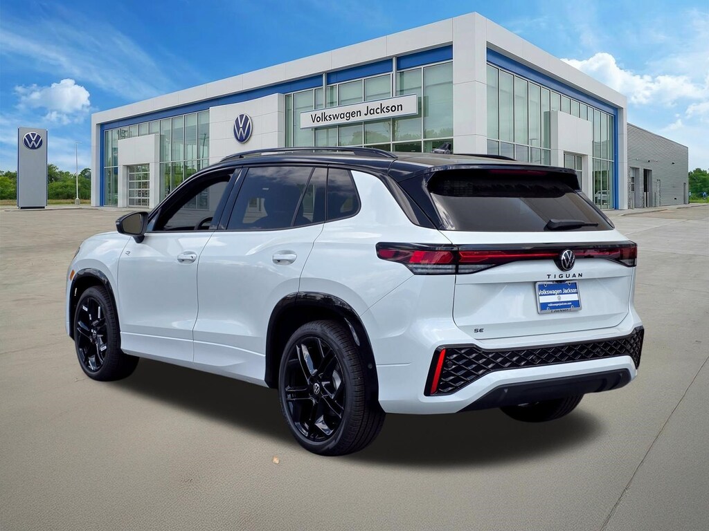 New 2026 Volkswagen Tiguan 2.0T SE R-Line Black SUV