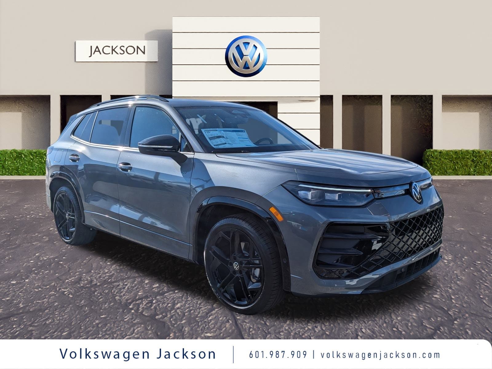 2026 Volkswagen Tiguan SE R-LINE BLACK's photo