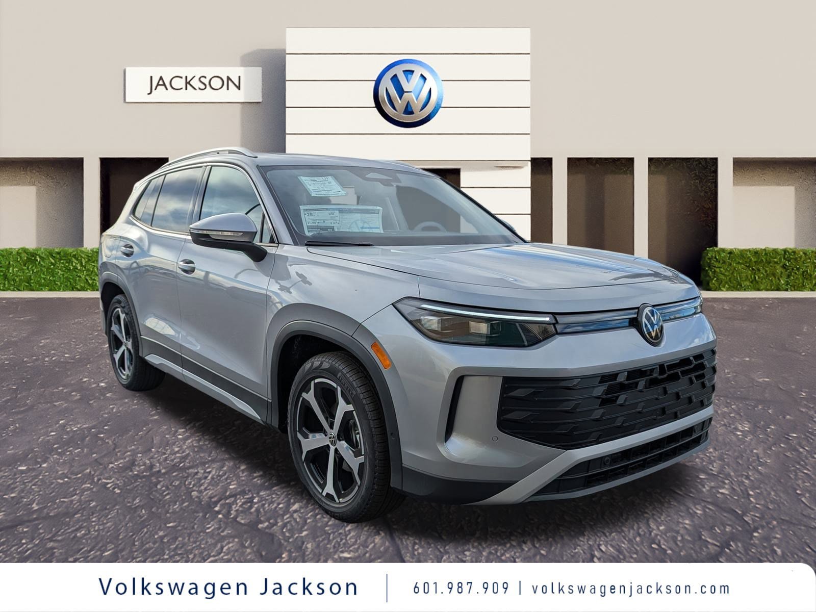 2026 Volkswagen Tiguan SE's photo