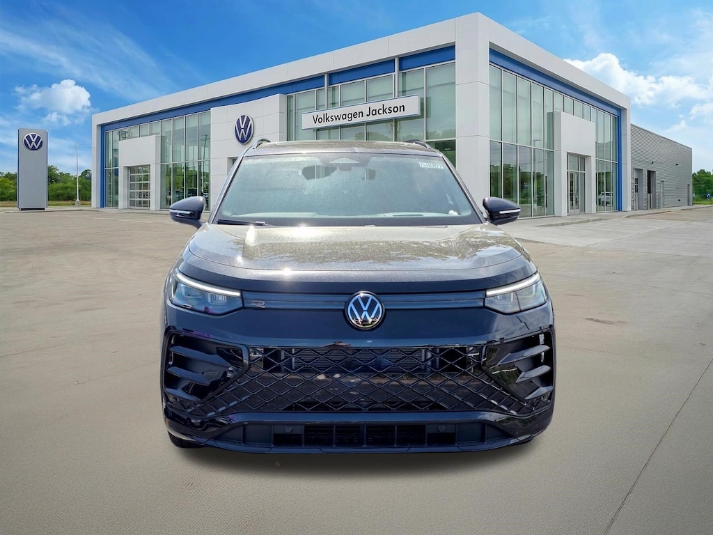 New 2026 Volkswagen Tiguan SE R-Line Black SUV