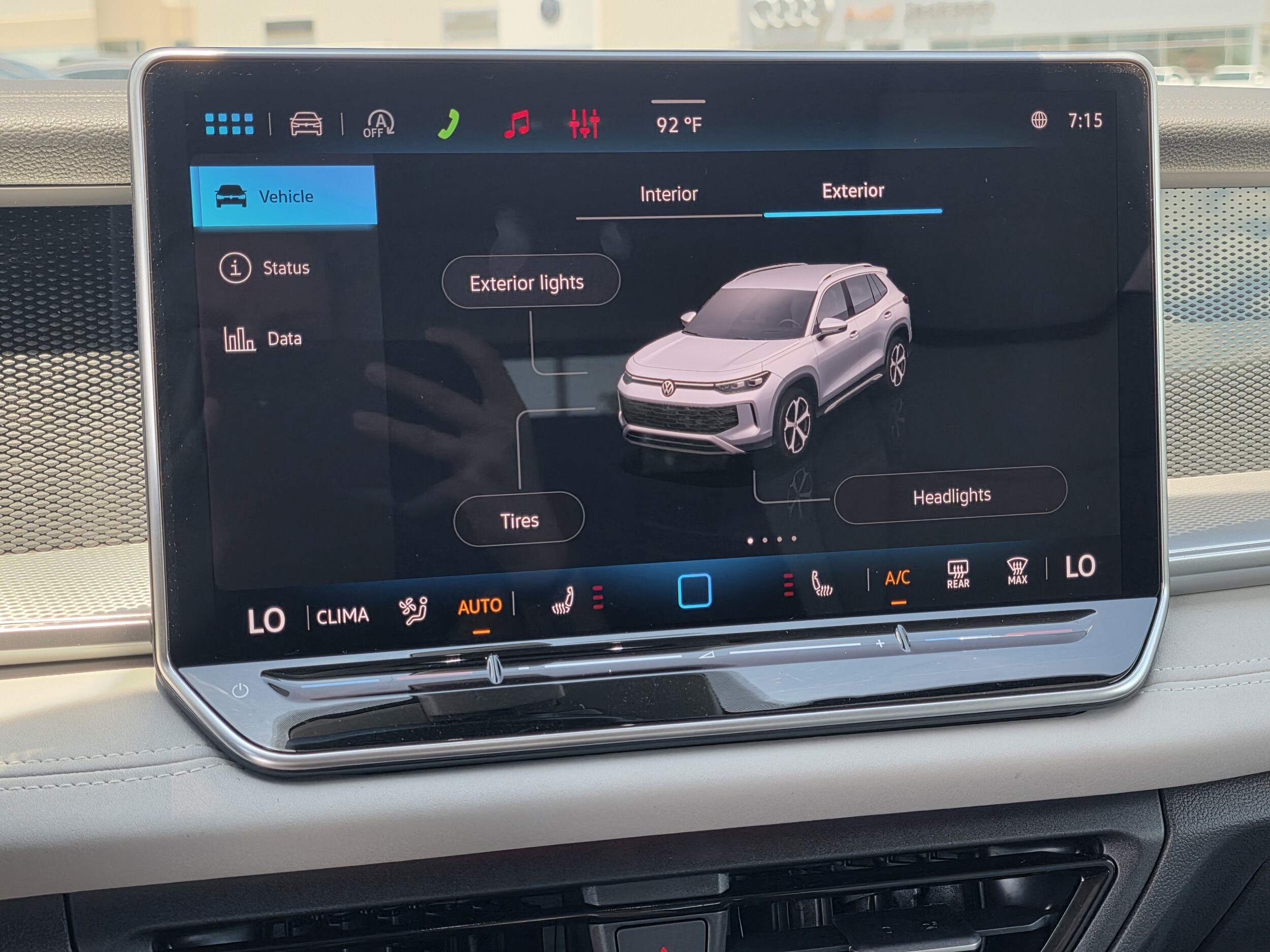 2026 Volkswagen Tiguan SE - Photo 10