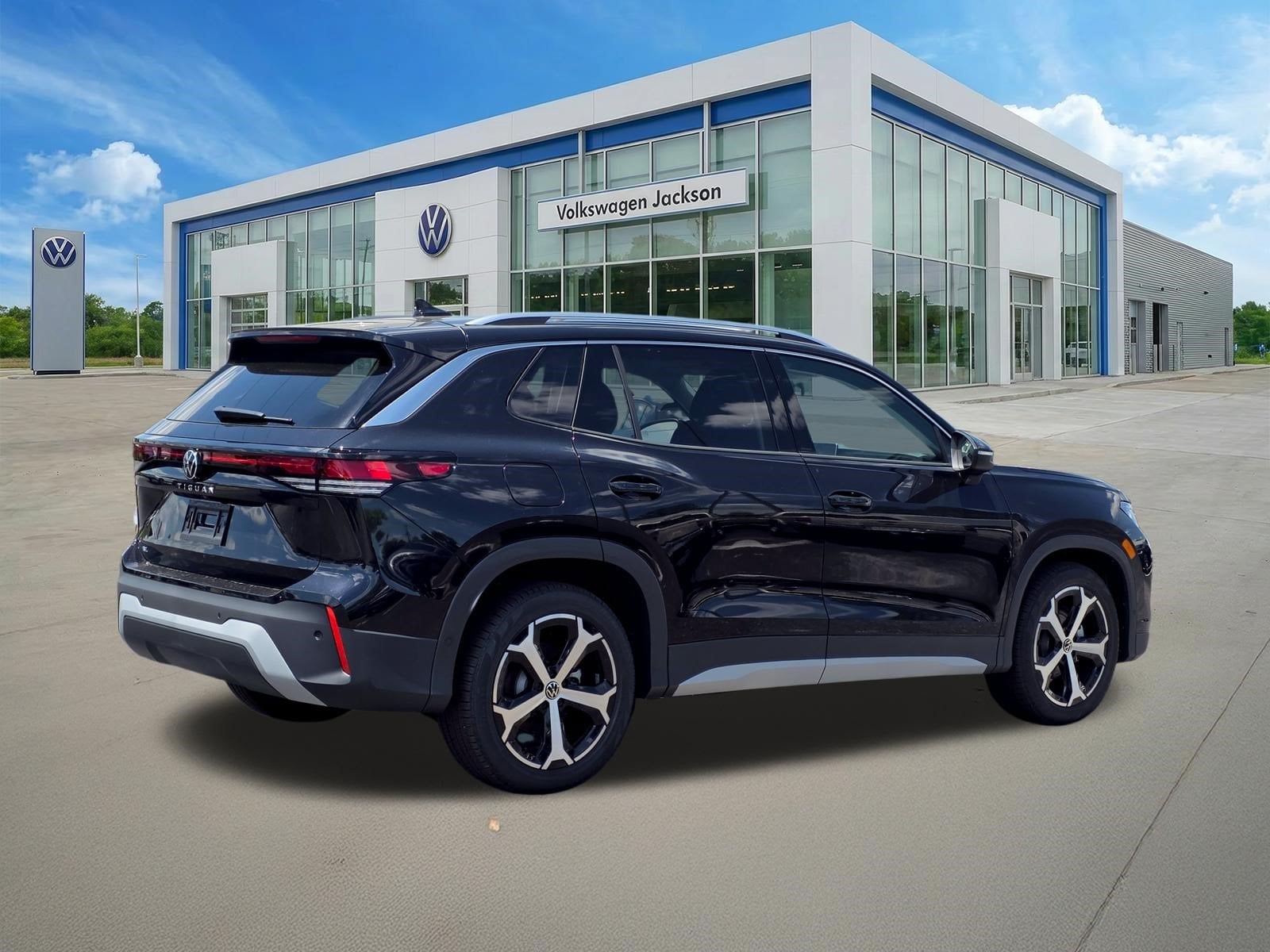 2026 Volkswagen Tiguan SE - Photo 7