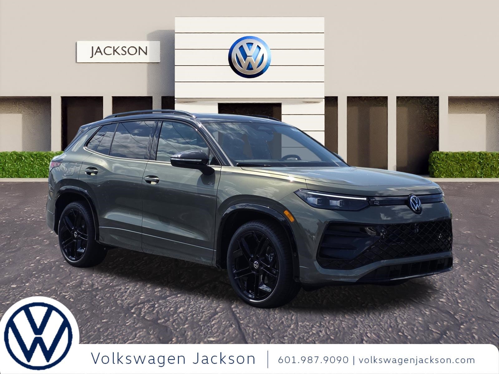 2026 Volkswagen Tiguan 2.0T SE R-Line Black's photo