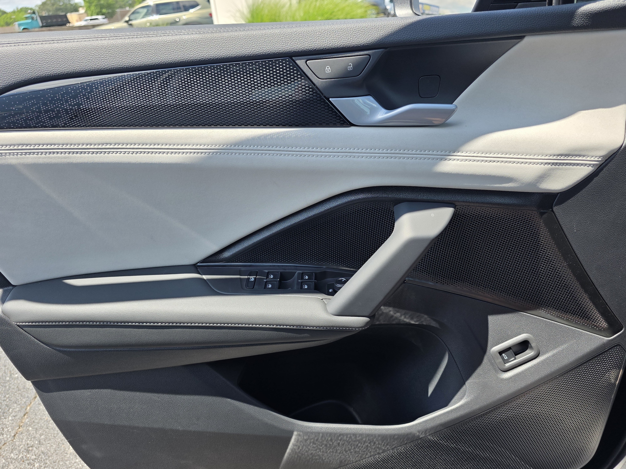 2026 Volkswagen Tiguan SE - Photo 14
