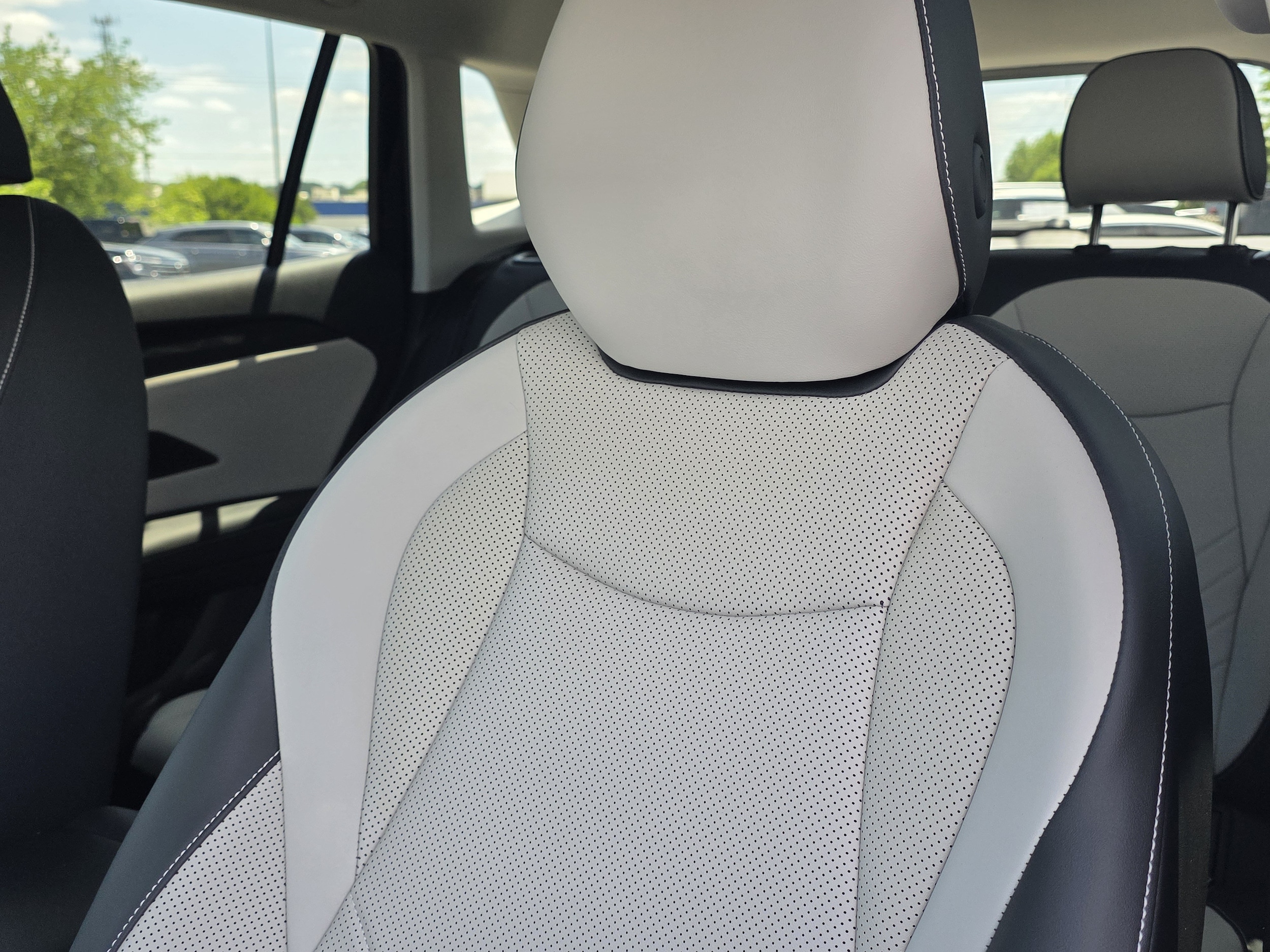 2026 Volkswagen Tiguan SE - Photo 18