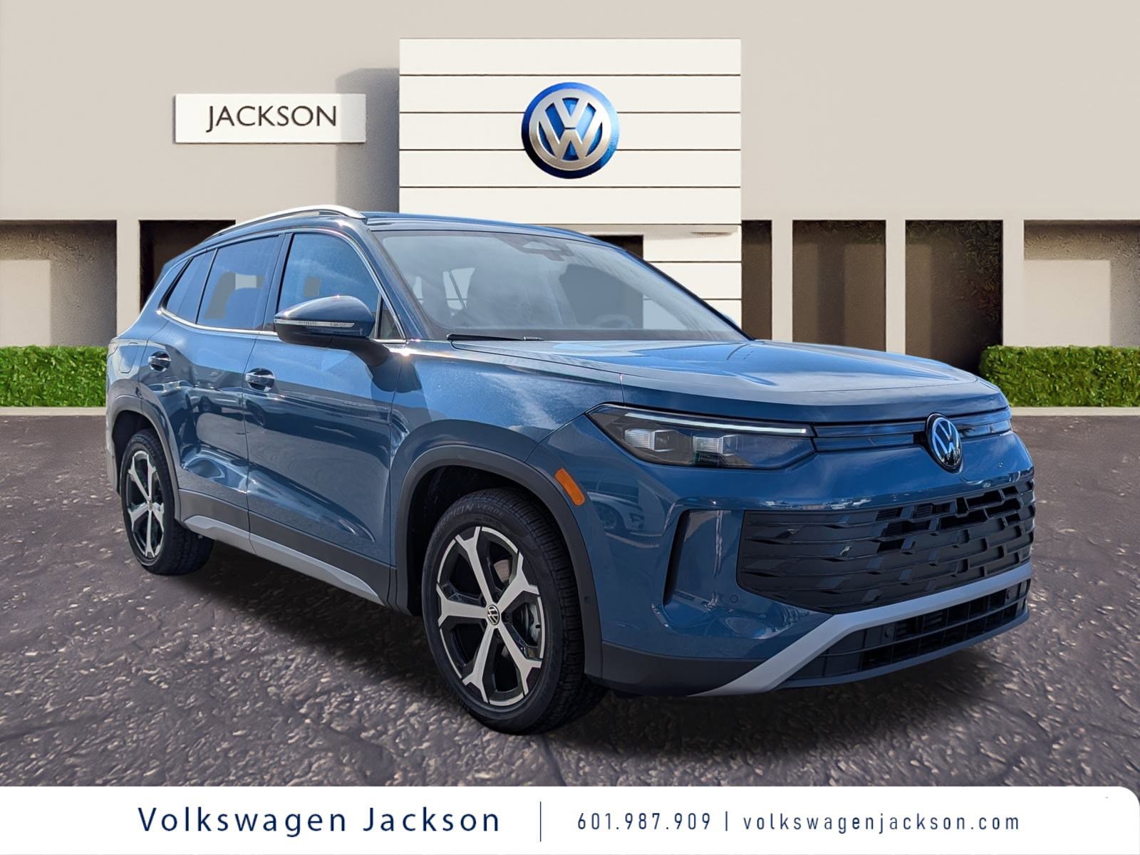 2026 Volkswagen Tiguan SE's photo