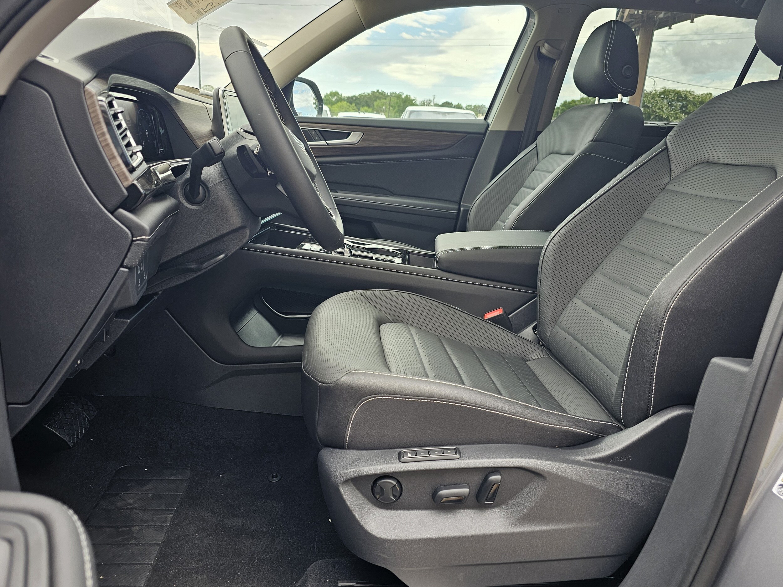 2025 Volkswagen Atlas SEL - Photo 13
