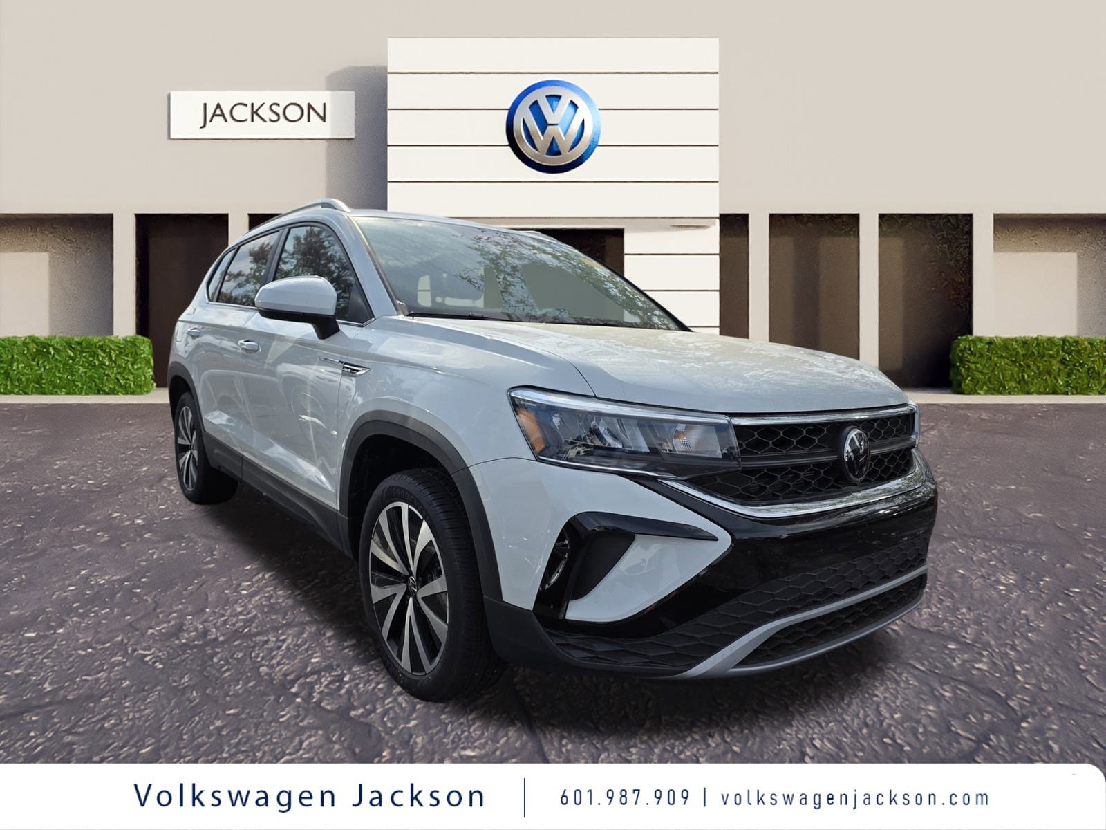 2024 Volkswagen Taos SE's photo