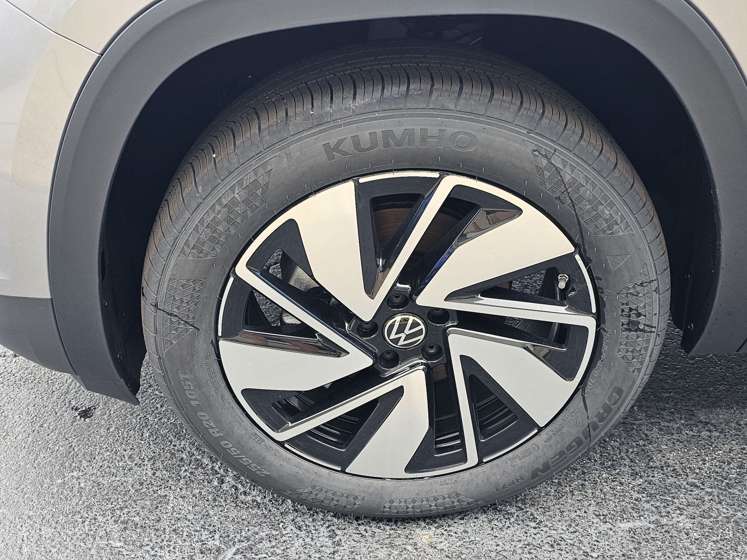 2025 Volkswagen Atlas SEL - Photo 25
