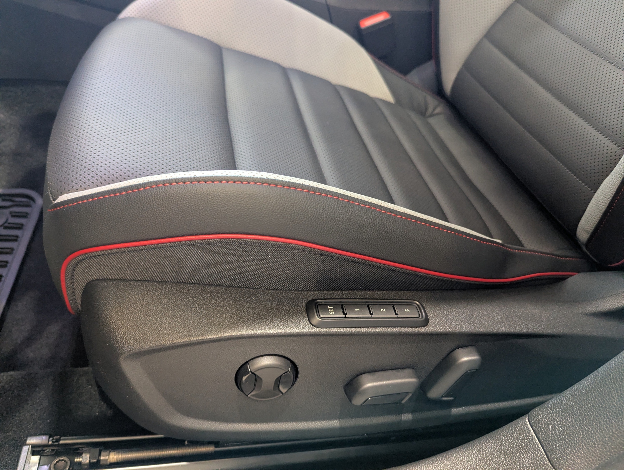 2026 Volkswagen Golf GTI SE - Photo 10