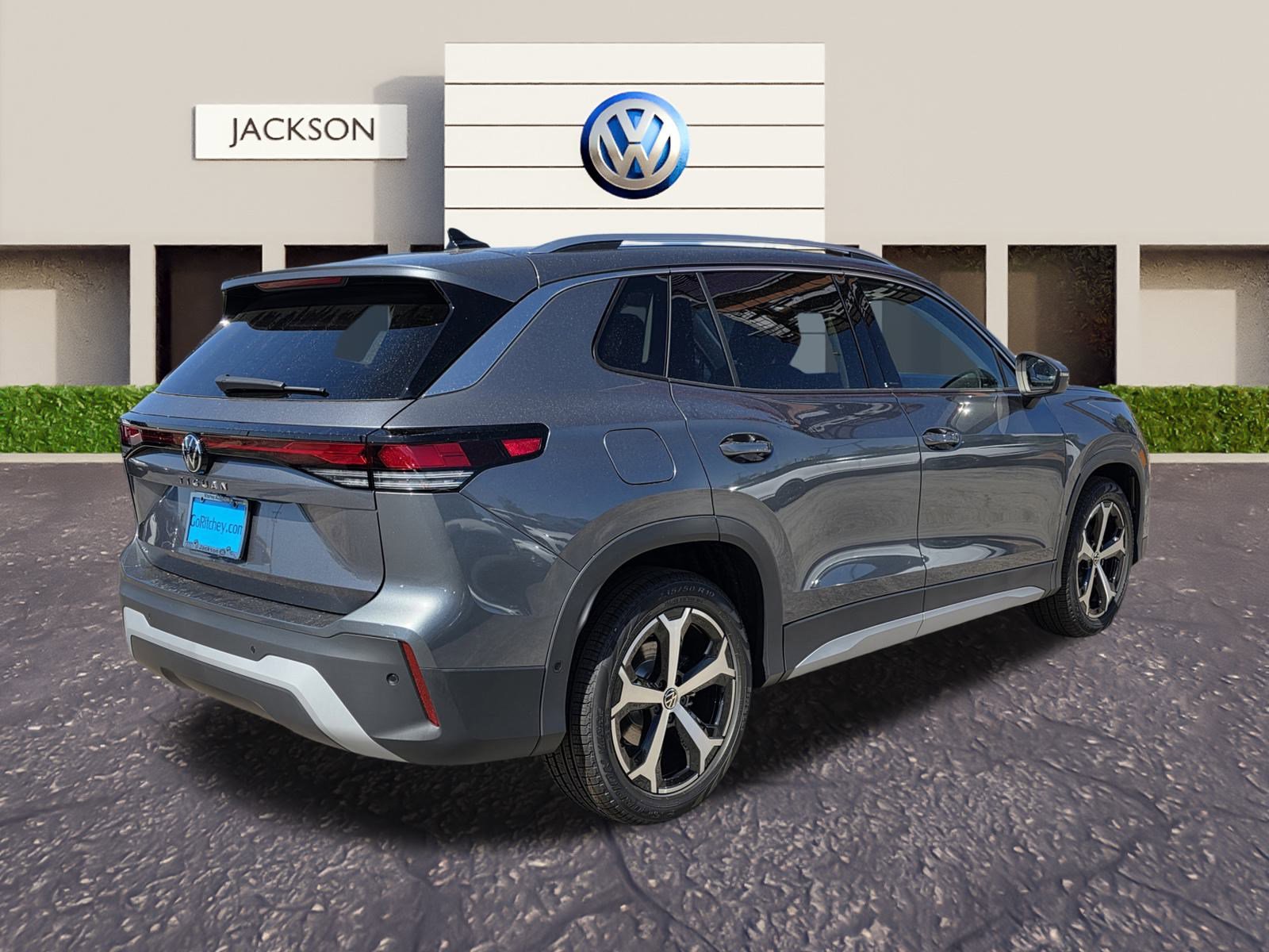 2025 Volkswagen Tiguan SE photo 3