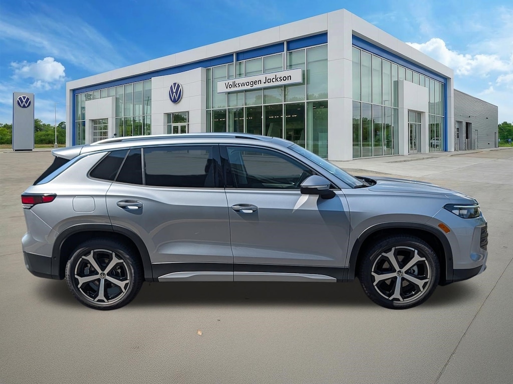 New 2026 Volkswagen Tiguan SE SUV